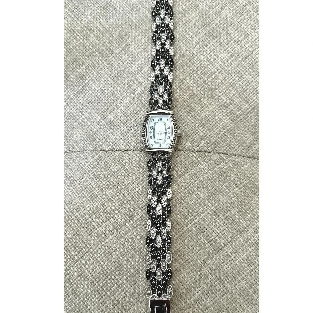 M.Z. Berger Marcasite Style Silver Tone‎ Bracelet Watch W501 OS